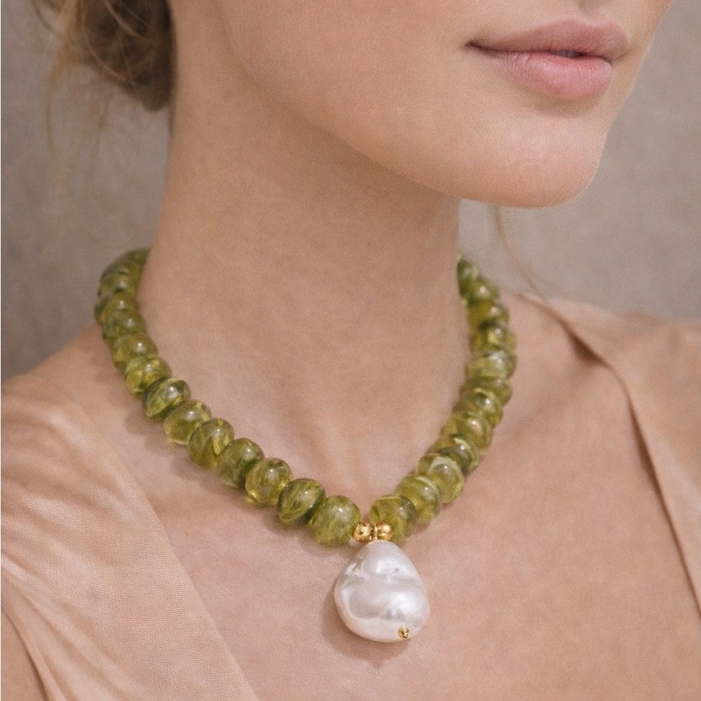 Luxury Olive Green Beaded Necklace with Baroque Pearl Drop
